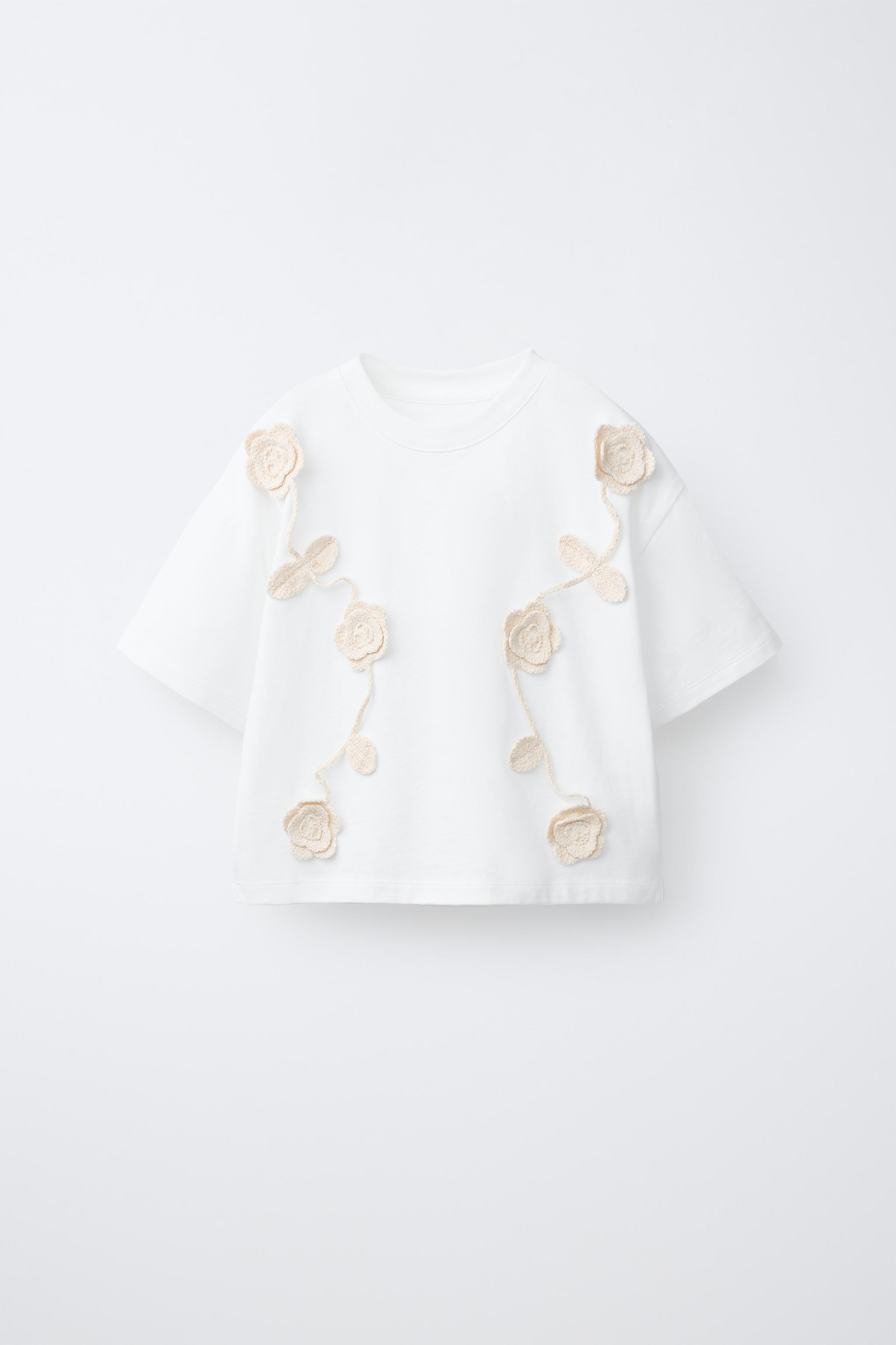 HAUT À FLEURS EN CROCHET